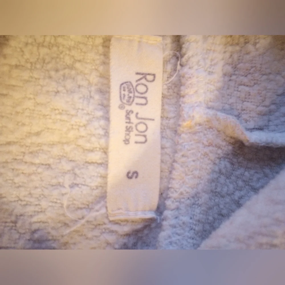 Ron Jon sweatshirt - Picture 2 of 3